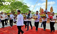 Festival Chroi Rum Chek dari warga etnis Khmer.