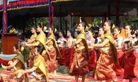 ກຳປູເຈຍ ໄຂງານບຸນ Angkor Songkran ຕ້ອນຮັບບຸນປີໃໝ່ Chol Chnam Thmey