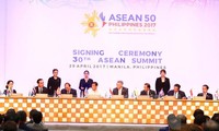 Líderes de la Asean buscan promocionar el rol del bloque en la región