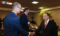 Premier vietnamita dialoga con el empresariado holandés