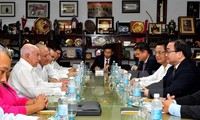 Vietnam y Cuba por fortalecer relaciones especiales