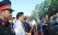 Premier vietnamita participa en acto inaugural del Templo de Mártires en Quang Nam