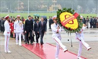 Celebran programa artístico anual para saludar a los vietnamitas en ultramar