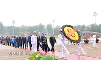 Dirigentes vietnamitas homenajean al presidente Ho Chi Minh