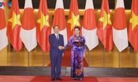 Presidenta del Parlamento vietnamita se reúne con Suga Yoshihide