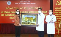 Homenajear a los profesionales sanitarios en ocasión del Día del Médico Vietnamita