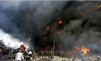 イラク、車爆弾テロで死傷者多数