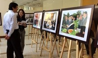 VNAと共同通信の写真展、ハノイで開幕