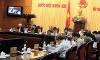 国会常委、国会組織法改正案を討議