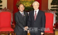 チョン書記長、カンボジア議会議長と会見