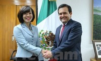 メキシコ経済大臣、ベトナム大使と会見