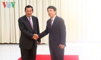 VOV総裁、カンボジア首相と会見