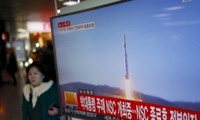  朝鮮が長距離弾道ミサイルを発射