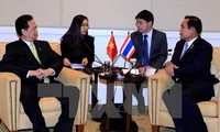 ズン首相、タイのプラユット首相と会見