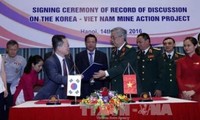 ベトナム・韓国、戦争後の地雷不発弾の被害克服に協力