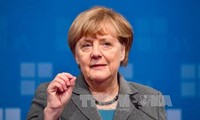 メルケル独首相、4期目目指す意向 側近が明かす