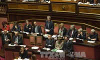 イタリア新内閣、両院で信任　野党は早期の総選挙求める