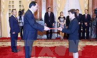 クアン国家主席、シンガポール大使と会見