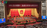 中国 成長目標下げ６．５％前後