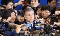 韓国大統領選：文在寅氏、共に民主党の大統領候補に正式決定