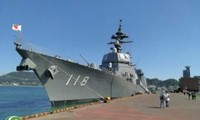 日本海自護衛艦、ベトナム・カムラン湾に寄港