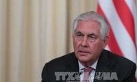 米、平和解決へ圧力＝制裁と外交優先－対朝鮮、軍事力も誇示