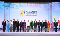 フック首相、ASEANサミットの開会式に出席