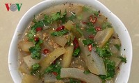 タイ族の名物料理「水牛の皮の漬物」とは