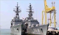 日本の海上自衛隊の練習艦、ダナンに寄港