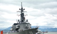 日本の海上自衛隊「いなづま」他 ダナンに寄港