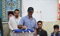 イラン大統領選 決選投票始まる 