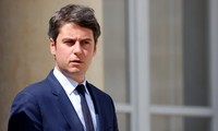 フランス首相、辞任へ　当面は職務継続