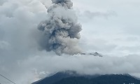 レウォトビ山噴火、１０人死亡　インドネシア