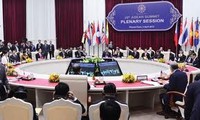 ASEAN menyempurnakan rancangan Kode Etik perilaku di Laut Timur.