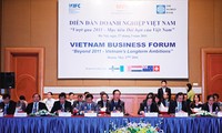 Forum Badan Usaha Vietnam-2012 dibuka.