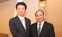 Deputi PM Vietnam Nguyen Xuan Phuc menemui Menlu Jepang.