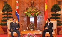 PM Vietnam Nguyen Tan Dung mengadakan  pertemuan dengan Ketua Komite Tetap Konferensi Rakyat Tertinggi RDR Korea Kim Yong Nam