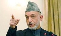 Presiden Afghanistan   Hamid Karzai  melakukan kunjungan resmi di AS.