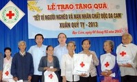 Deputi PM Vietnam Nguyen Thien Nhan melakukan kunjungan  di provinsi Tra Vinh