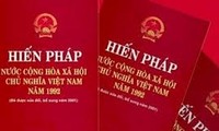 Terus memberikan pendapat kepada Rancangan Amandemen UUD-1992.