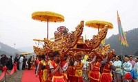 Provinsi Quang Ninh  menerima piagam pengakuan situs peninggalan nasional khusus  dan membuka Pesta Musim Semi Yen Tu.