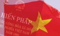 Rakyat Vietnam terus memberikan sumbangan pendapat kepada Rancangan  Amandemen UUD-1992.