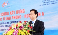 PM Vietnam Nguyen Tan  Dung mengeluarkan perintah  membangun pelabuhan internasional  Lach Huyen 