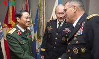 Vietnam dan Amerika memperkuat  hubungan pertahanan.