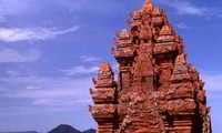 Candi Cham  yang unik di Vietnam