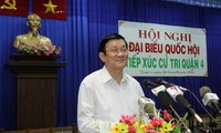 Presiden Vietnam, Truong Tan Sang mengadakan kontak dengan para pemilih kota Ho Chi Minh.