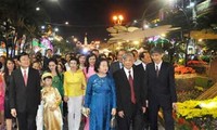 Presiden Vietnam  Truong Tan Sang mengunjungi dan mengucapkan selamat Hari Raya Tet  kepada provinsi Long An.