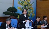 Deputi PM Vietnam, Nguyen Xuan Phuc  memimpin Konferensi penggelaran proyek 896