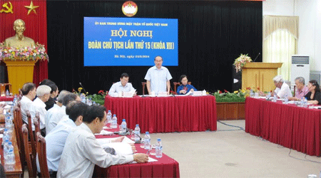 Pembukaan Konferensi  ke-15 Presidium  Pengurus Besar Front Tanah Air  Vietnam  angkatan ke-7