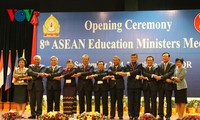 Konferensi ke-8  Menteri  Pendidikan ASEAN mencapai banyak masalah penting.